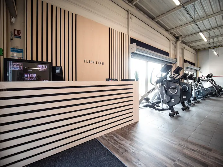 Flashform — salle de fitness-studio à La Chapelle-Saint-Luc — 4