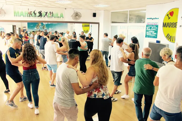 Asociación Marbella Baila — Baile en Divina Pastora, Marbella