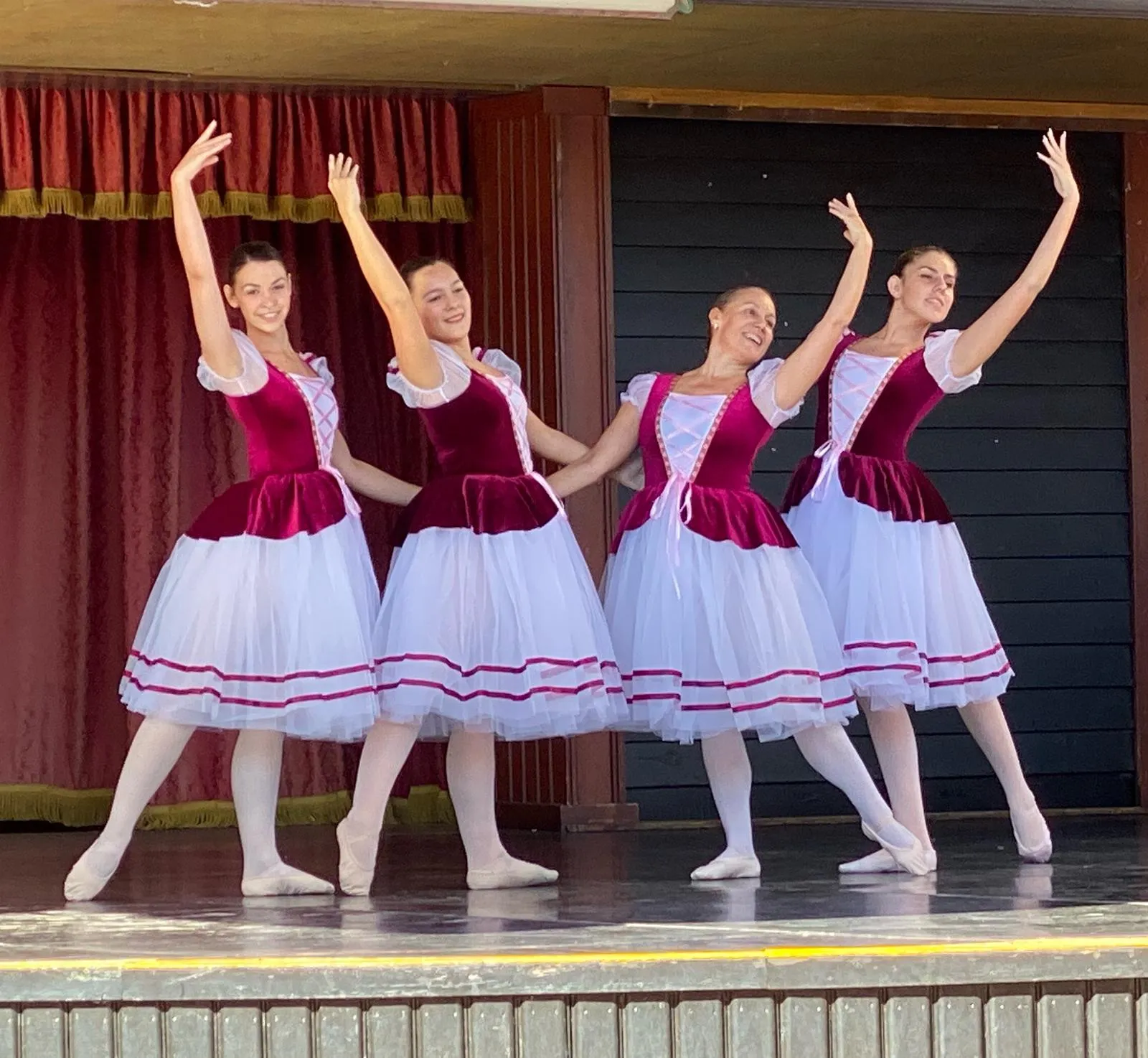 Ballet Clásico Pilar Aurrecoechea — baile-studio en Torremolinos — 2