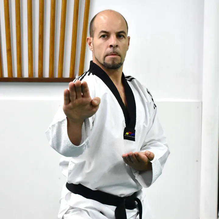 Lee Young Badalona — Fitness Studio en Coll i Pujol, Badalona
