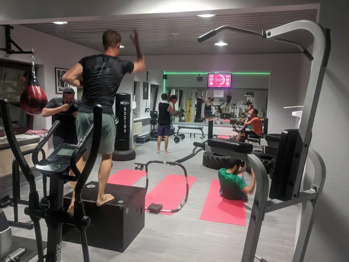 Akrri Sports GmbH — Fitnessstudio in Schierstein, Wiesbaden