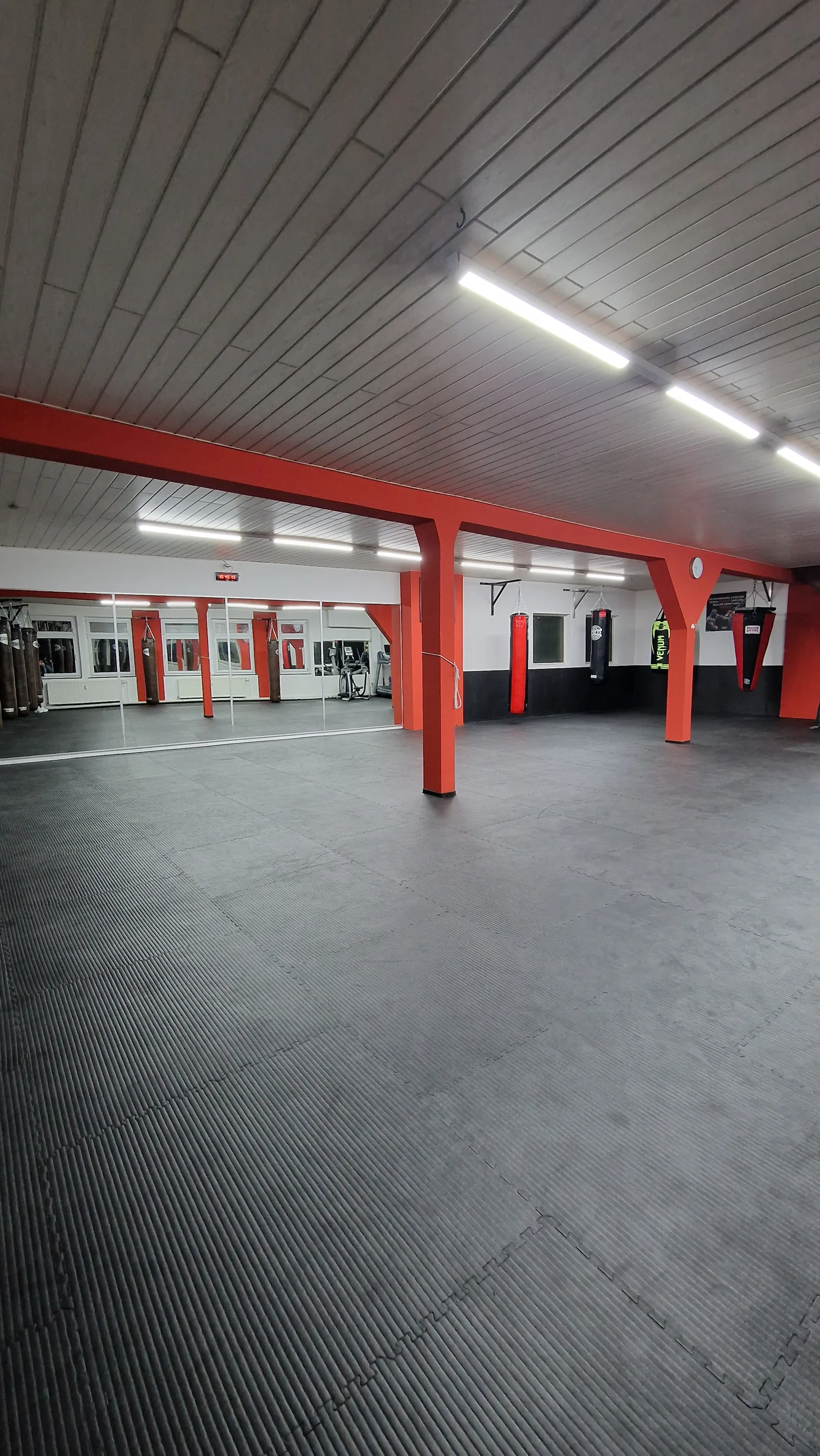 Rick's Boxing & Athletic Gym GmbH — kampsport-studio i Fürth — 3