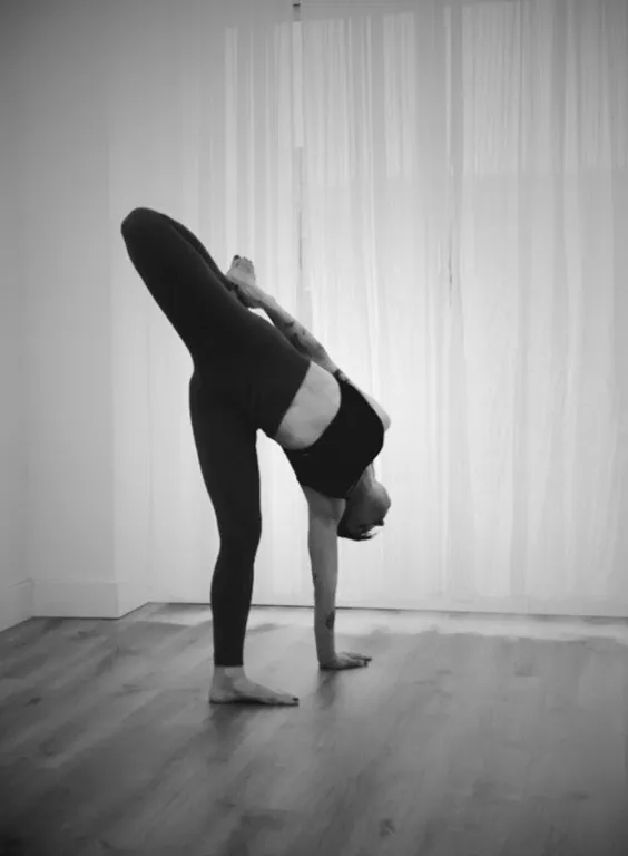 Vevayoginilife — yoga-studio i Universidad, Madrid — bild 2