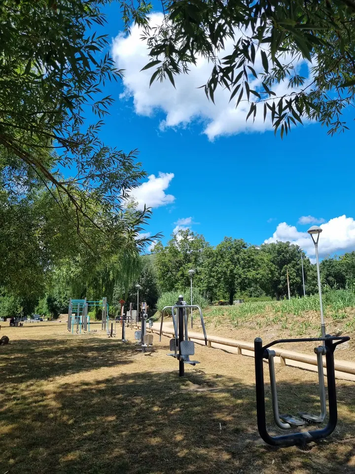 Street workout park (calisthenics) — estudio de fitness-studio en Reza Vella, Ourense — 2