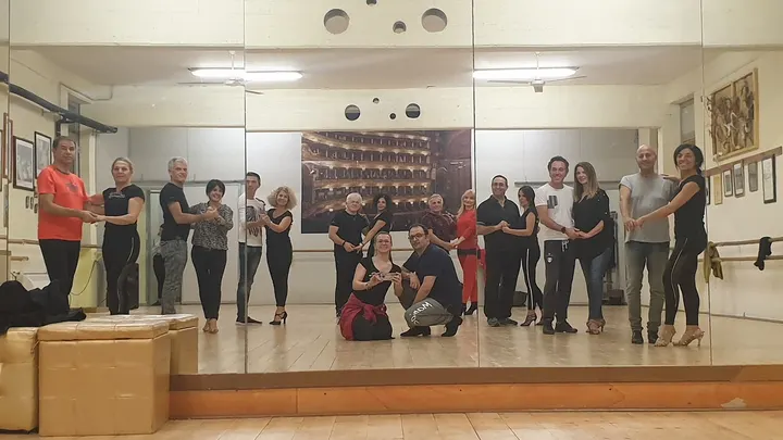 scuola di ballo maniac — danza-studio a Mezzana, Prato — 3