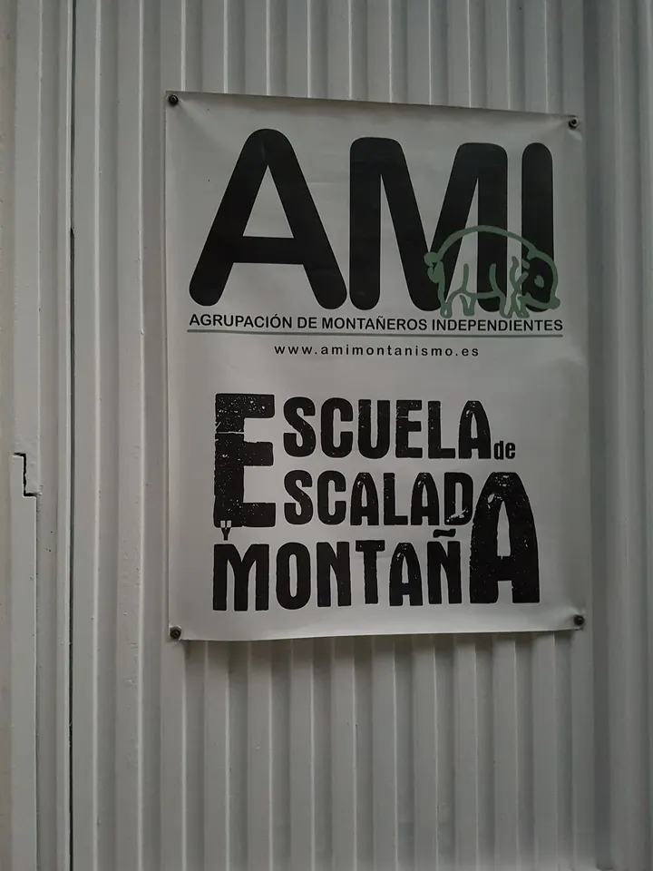 AMI — escalada-studio en Montes, A Coruña — 3