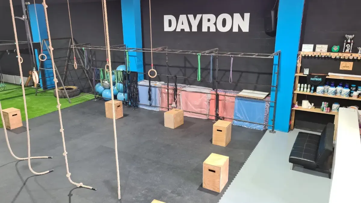 Dayron Club — fuerza-studio i Huércal de Almería — 3
