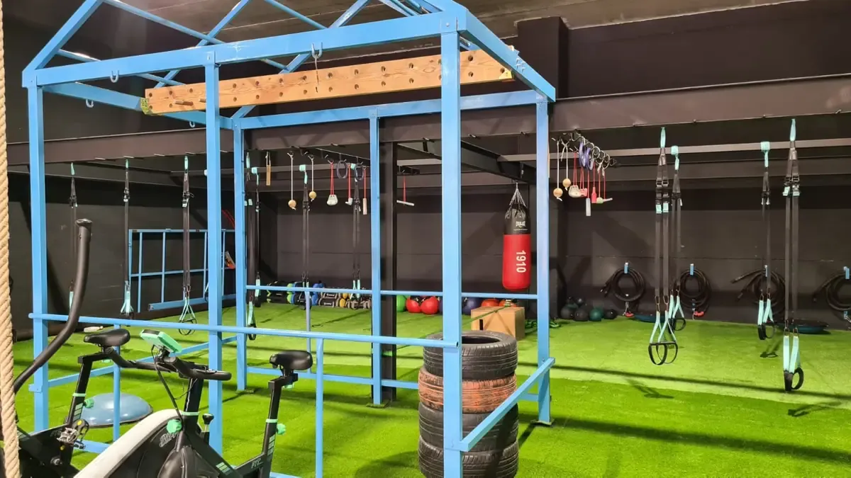 Dayron Club — fuerza-studio i Huércal de Almería — 4