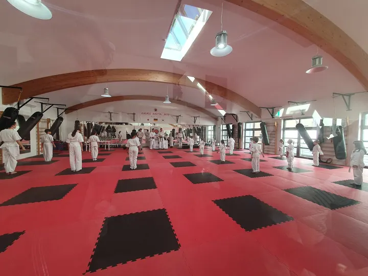 KMAI Sports GmbH (Kinder Karate Kickboxen Yoga Fitness Selbstverteidigung Frankfurt) — Kickboxen in Nordend West, Frankfurt am Main