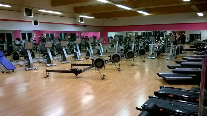 Exy Jim — salle de fitness-studio à Ambutrix — 4