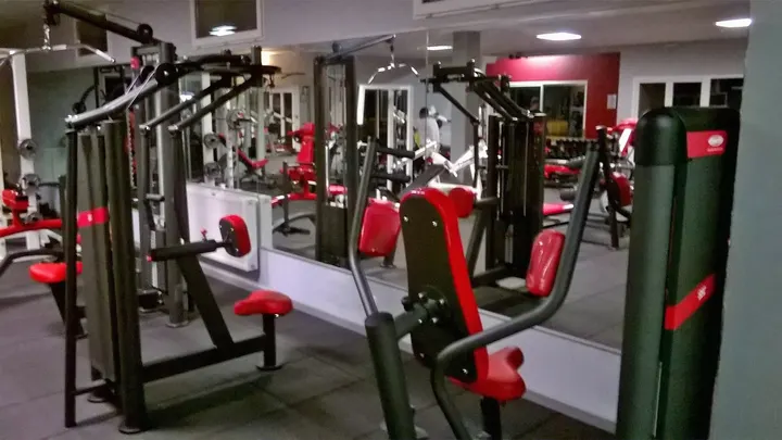 Exy Jim — salle de fitness-studio à Ambutrix — 5
