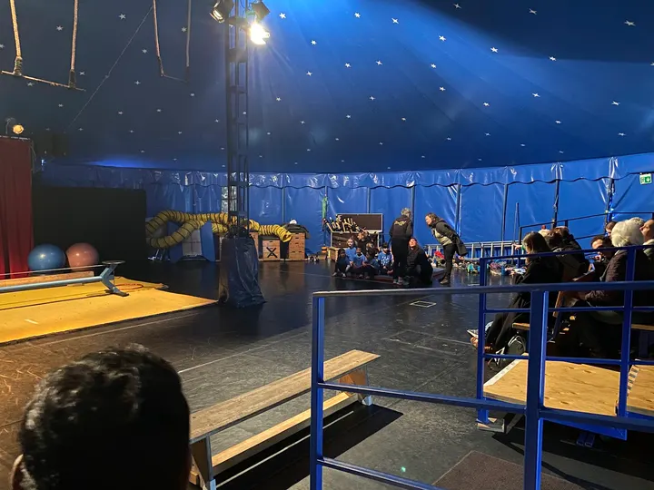 Kinder- und Jugendzirkus Zarakali — Turnen in Dornbusch, Frankfurt am Main