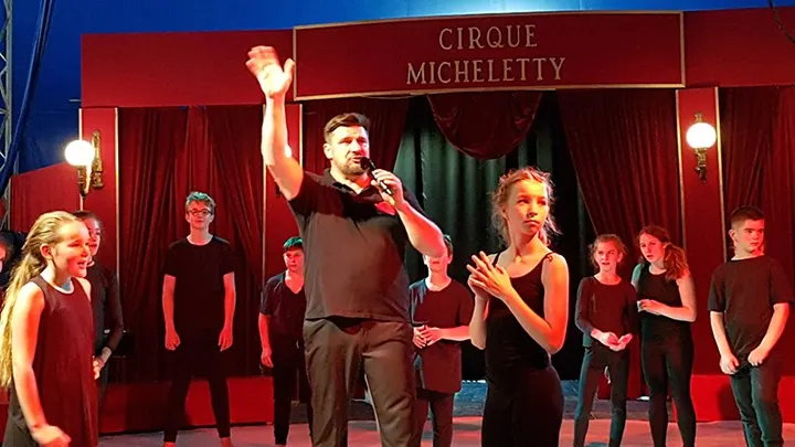 Ecole de Cirque Fredy Micheletty — arts aériens-studio à Bailleau-sous-Gallardon, Bailleau-Armenonville — 3