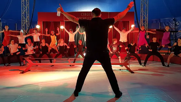 Ecole de Cirque Fredy Micheletty — arts aériens-studio à Bailleau-Armenonville — 3