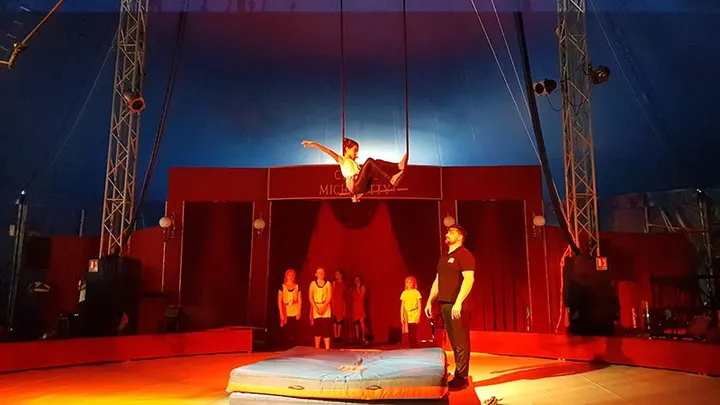 Ecole de Cirque Fredy Micheletty — arts aériens-studio à Bailleau-Armenonville — 5