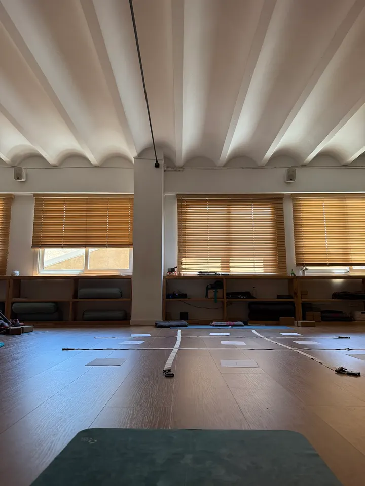 Mandiram Escuela de Yoga Poblenou — yoga-studio en Sant Martí, Barcelona — 2