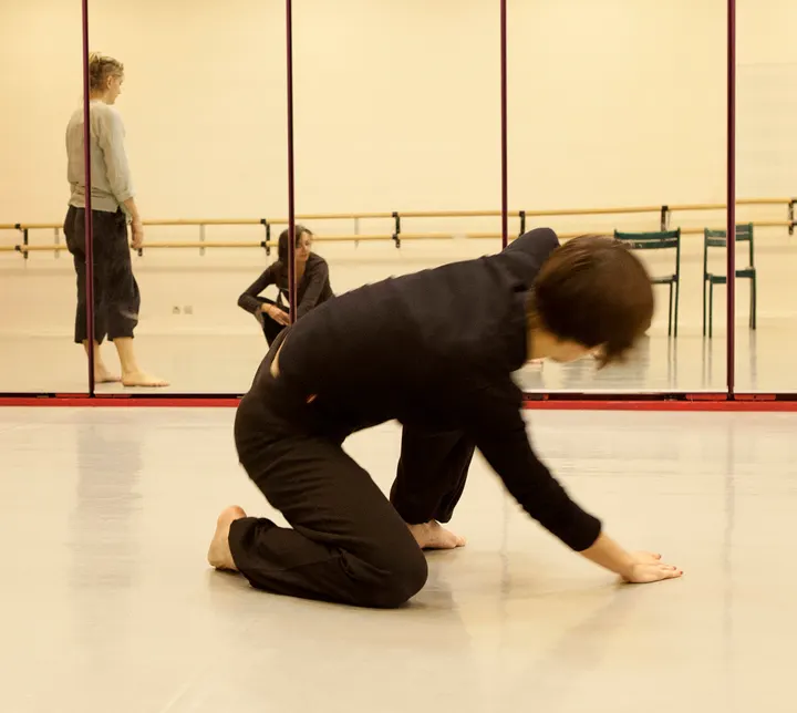 Barre au sol/méditation/Pilâtes à domicile — barre-studio à Quartier de Charonne, Paris — 2
