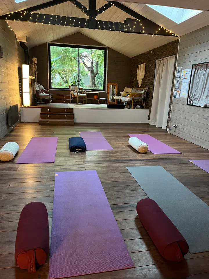 hyjni yoga — yoga-studio à Lafon Féline, Bordeaux — 2