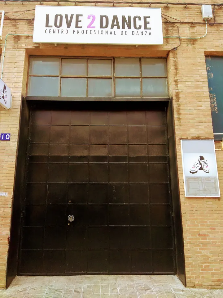 Love 2 Dance — baile-studio en El Juncal-Híspalis, Sevilla — 2