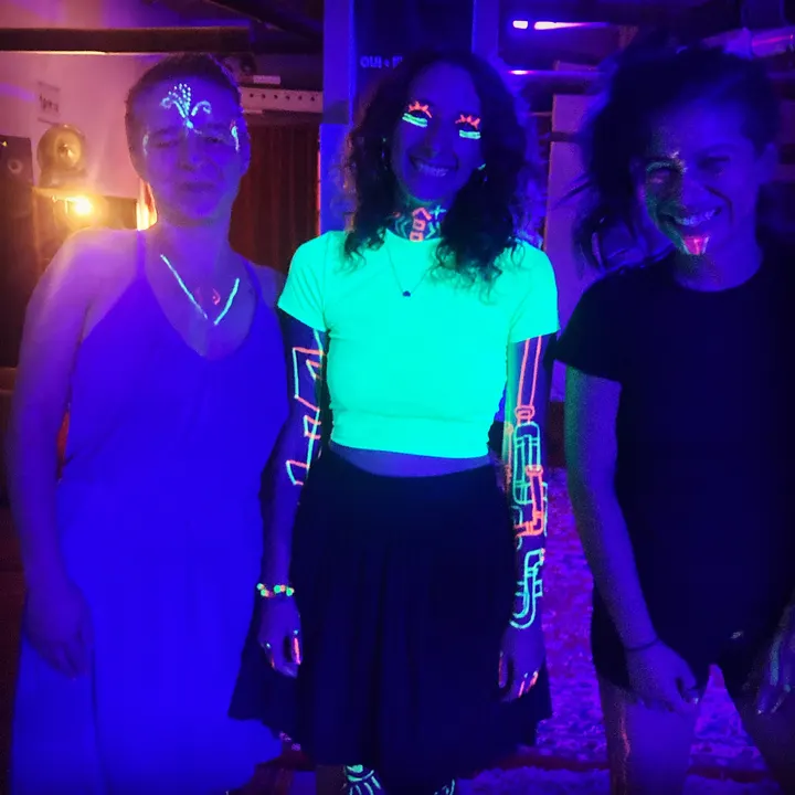 DOSE : électro, danse libre, maquillage fluo — danse-studio à 1er Arrondissement, Marseille — 2