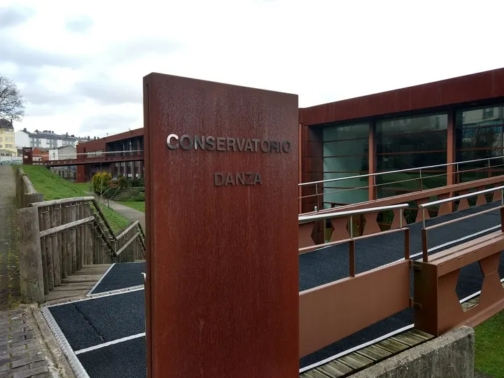 Conservatorio Profesional de Danza — baile-studio en Castelo de Abaixo, Lugo — 2