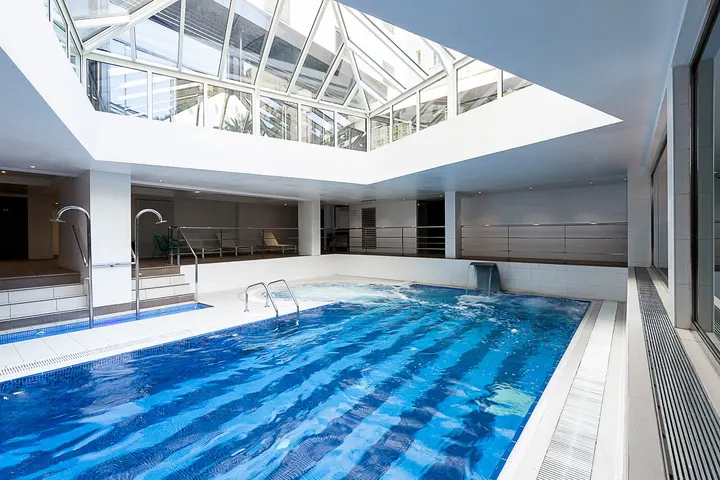 Swim Stars Quartier Centre-Ville — Studio à Quartier Centre-Ville / Corentin Celton / Les Varennes, Paris