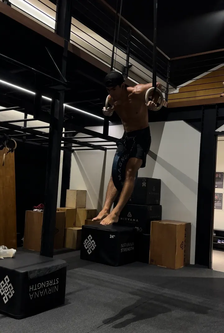 Marius Englert Calisthenics @Grüngürtel Ehrenfeld — Calisthenics in Nippes, Köln