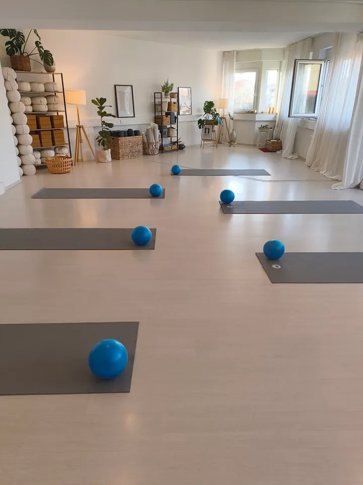 Kim Tarhan Yoga - Yoga Pilates Bodywork Studio in Ostfildern — yoga-studio in Ostfildern-Nellingen, Stuttgart — 3