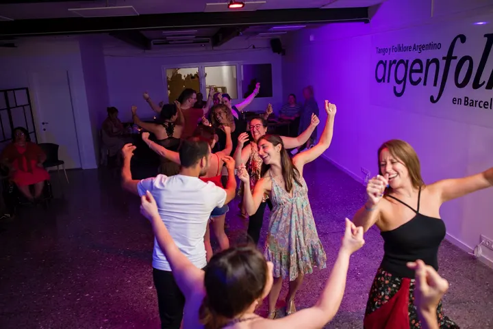 ASOCIACION CULTURAL DE TANGO ARGENTINO DESDE EL ALMA S.C.P. — Baile en Sants-Montjuïc, Barcelona