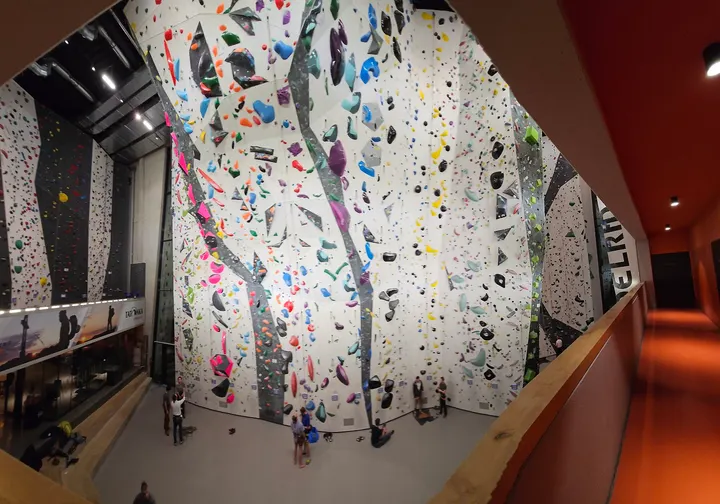 DAV Kletterzentrum Augsburg, Landesleistungszentrum Bayern — Bouldern in Hochfeld, Augsburg