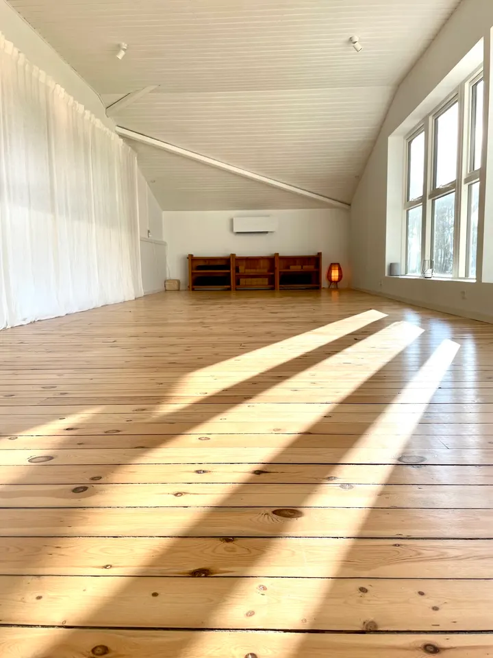 Yoga by Jullius — yoga-studio i Stenløse — 4