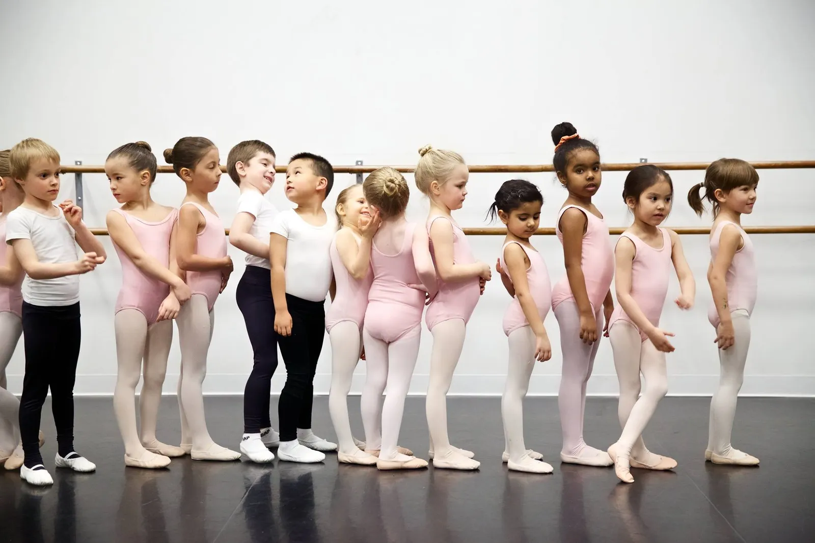 Danza Fdez. Gomarín — baile-studio en Perines, Santander — 3