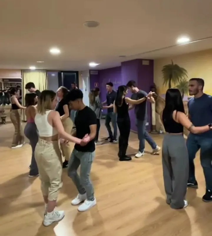 BCNBAILA SAGRADA — baile-studio en Barcelona — 5