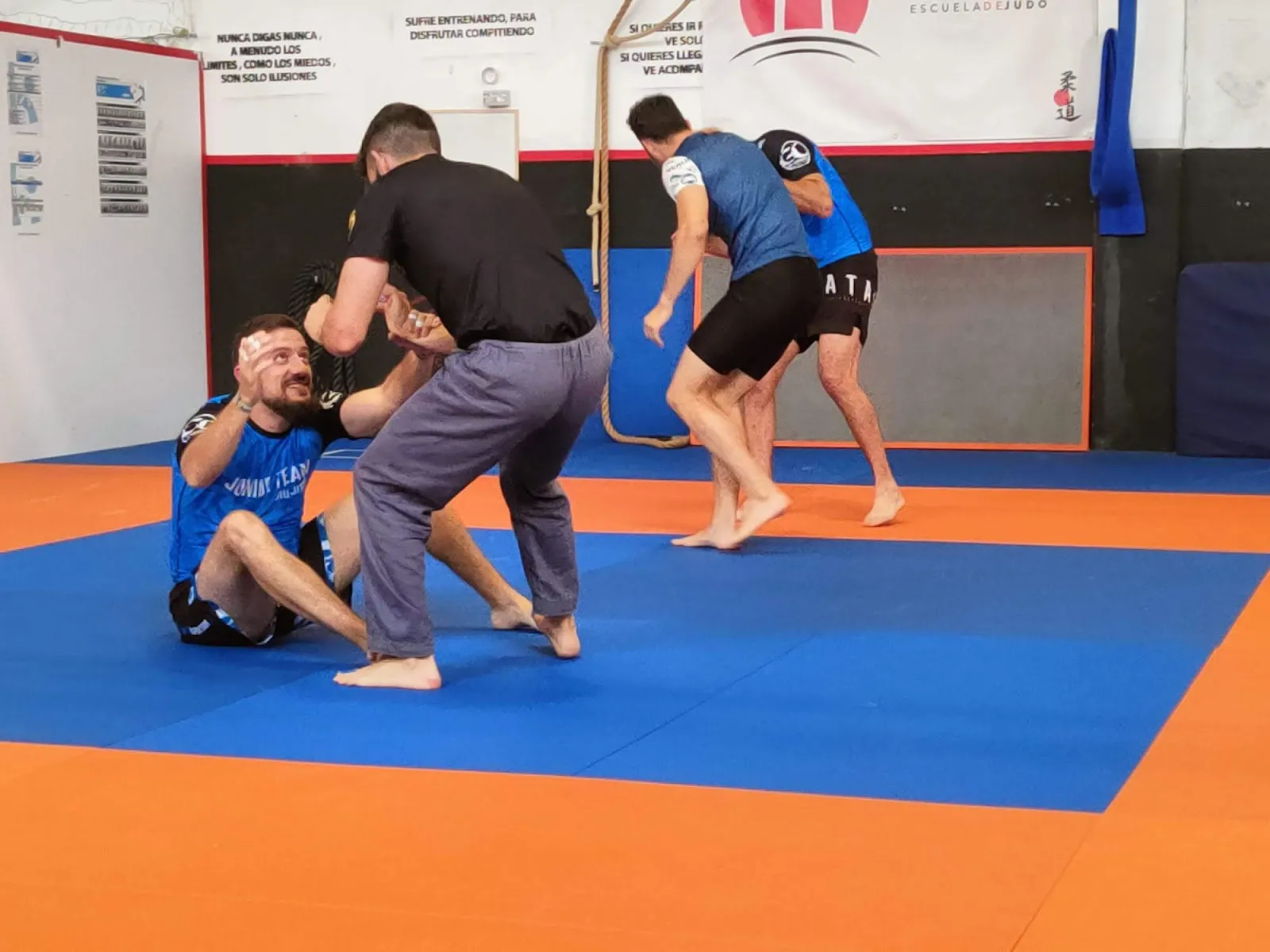 Junior Team Lugo - Brazilian Jiu Jitsu (BJJ) y Grappling (Nogi) — artes marciales-studio en Lugo — 4
