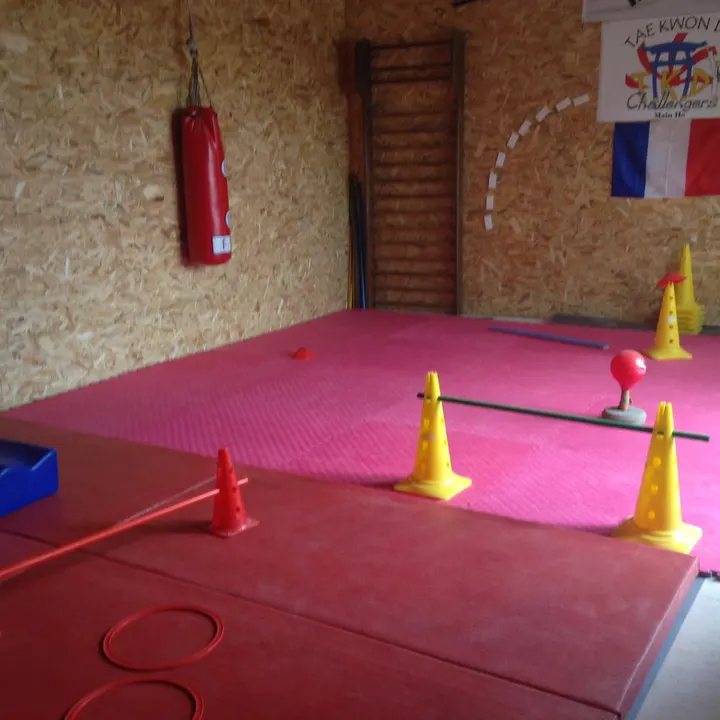 Challengers Main Ho Taekwondo Saint-Denis-de-Pile — arts martiaux-studio à Saint-Denis-de-Pile — 4