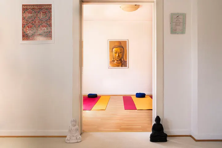 Roland Graf — yoga-studio in Schildesche, Bielefeld — 3