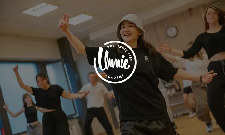 The Unnie Vibe Academy — dans-studio i Stadion, Malmö — 2