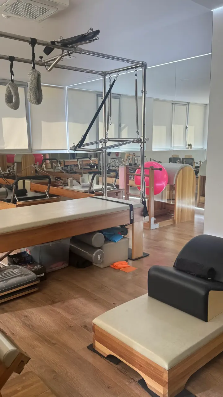 Clínica De Osteopatia Adulto e criança, Fisioterapia e Pilates com Aparelhos - Osteo Fisio Clinic & Pilates — Pilates em Caldas de Vizela (São Miguel e São João), Vizela