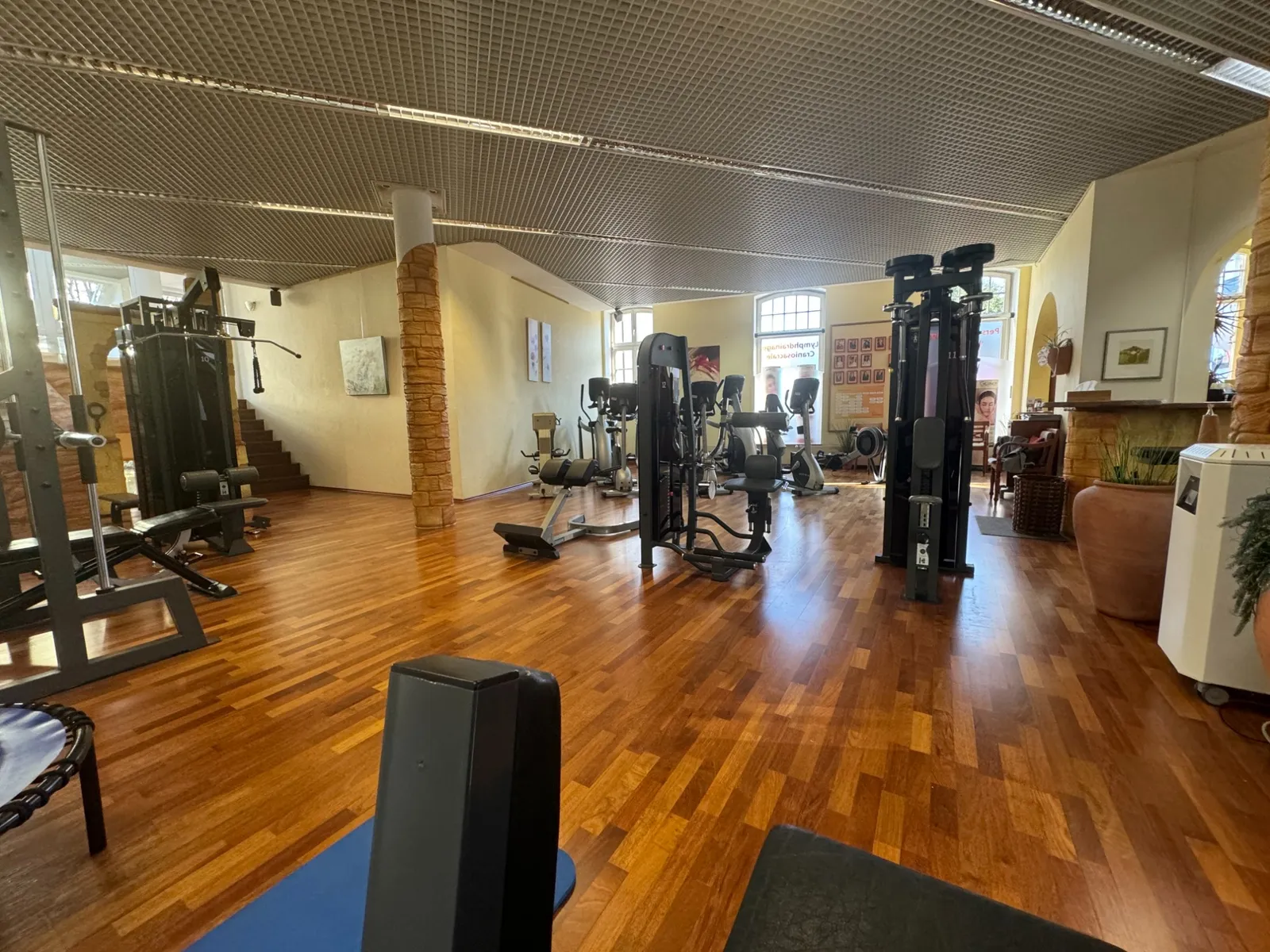 Vitasana Gesundheits- und Fitnesszentrum — träningsstudio i Köln — 3