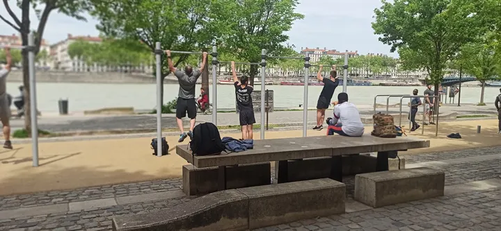 Installations pour Calisthenics / Street workout — salle de fitness-studio à Lyon — 5