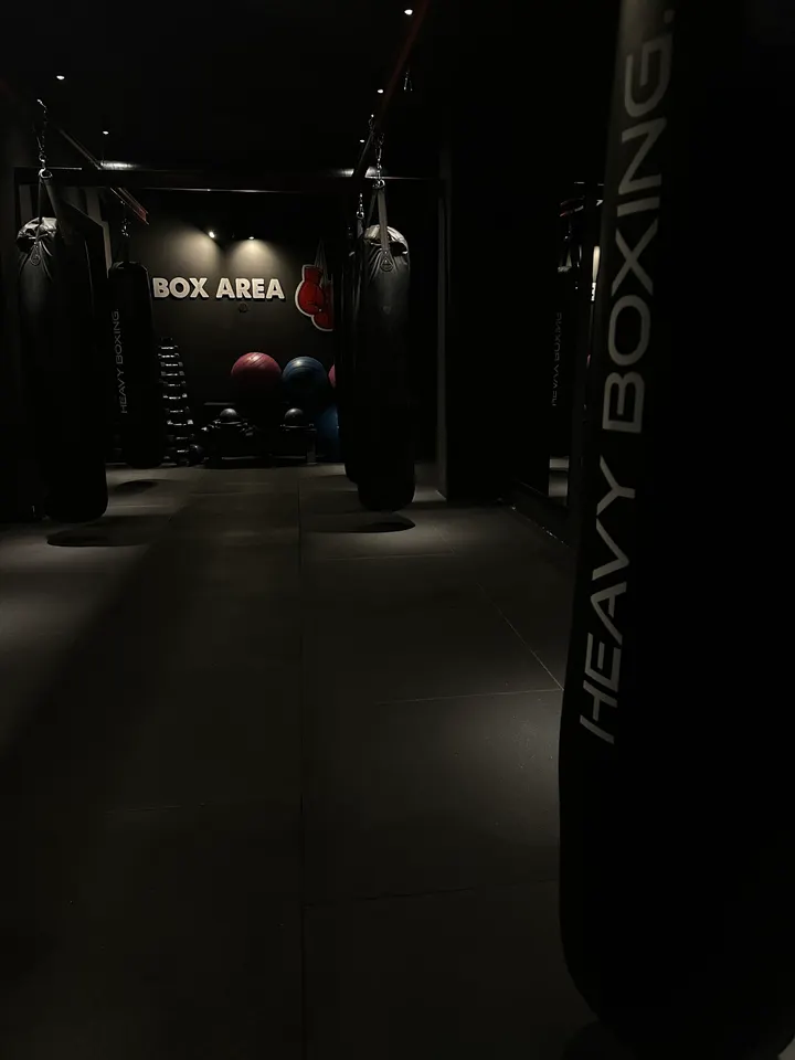 Urban Six España — entrenamiento funcional-studio en Gran Via, Valencia — 2