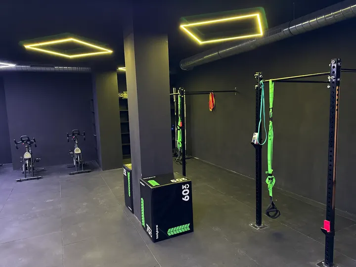 Urban Six España — entrenamiento funcional-studio en Gran Via, Valencia — 3