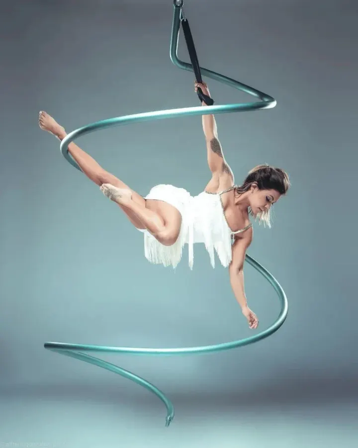 Charlot Aerial Art — Dance en Bobadilla, Granada