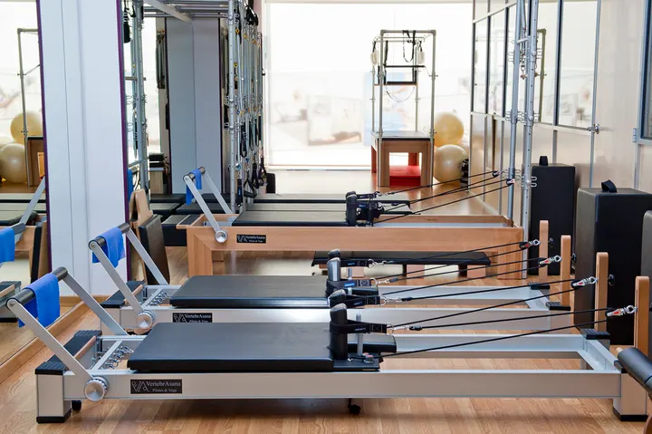 Pilates & Yoga Vertebrasana — Yoga en Parque Goya, Zaragoza
