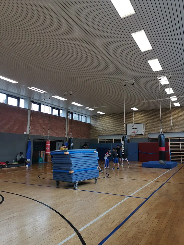Hugos Gym — Fitnessstudio in Brück, Köln