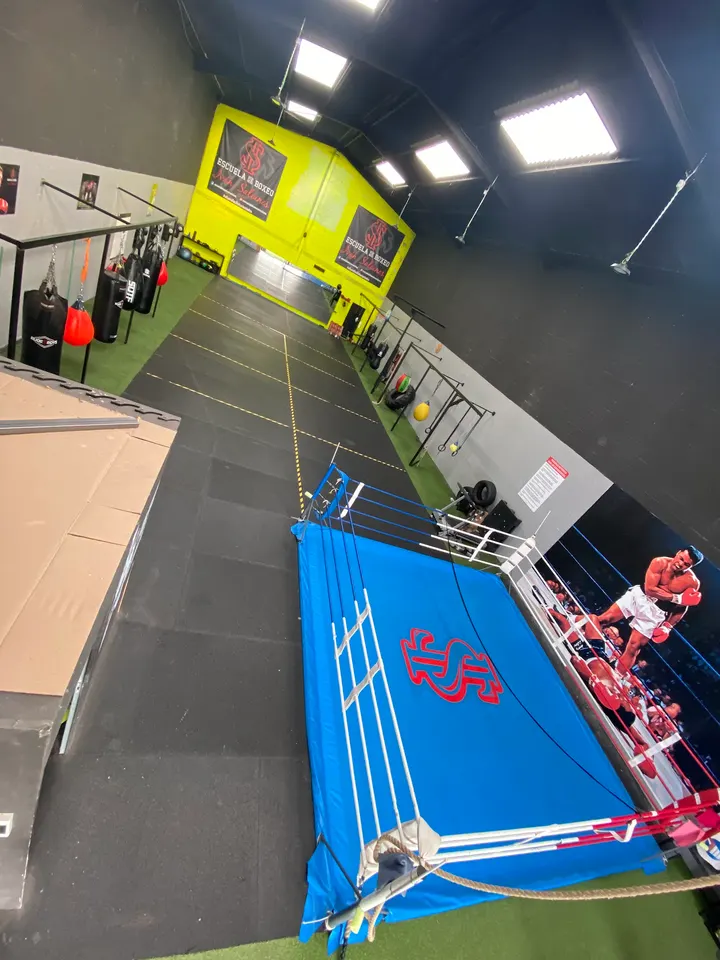 Escuela de Boxeo Iván Salcines — Artes marciales en Sector 4, Santander