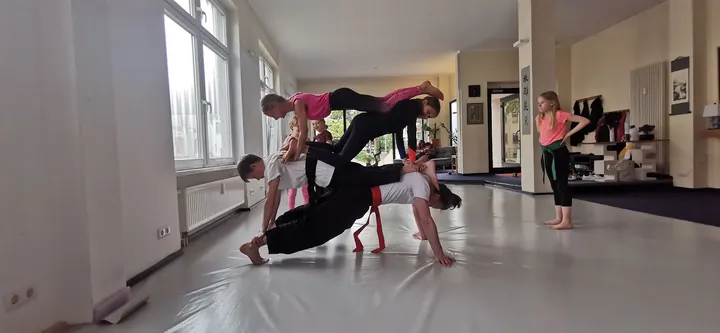 KAMPFKUNST UND YOGA.COM — yoga-studio in Uhlenhorst, Hamburg — 2