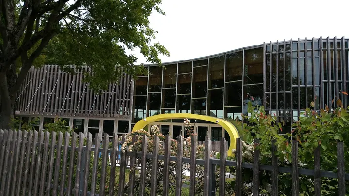 Piscine Mortier — Studio à Europe, Tours