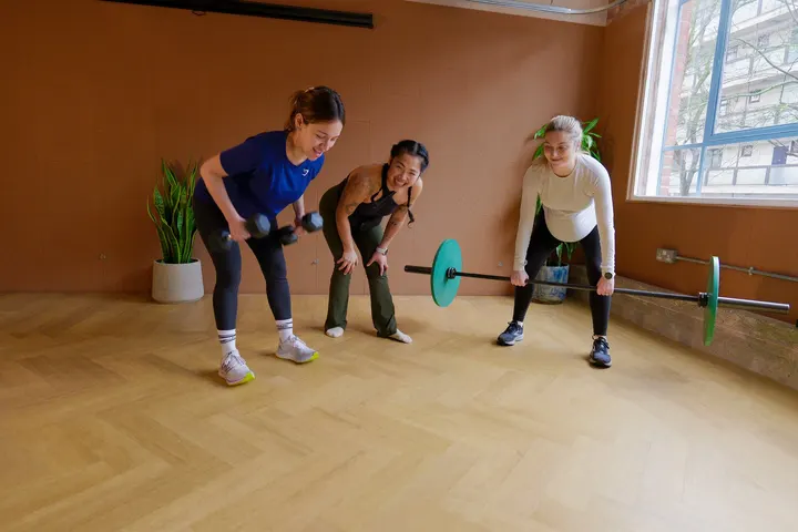 Lifting ladies — strength-studio in Highbury, London — 3