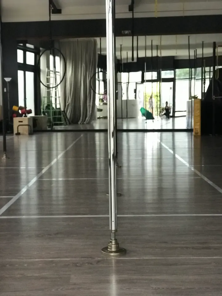 Vertical Academy Verona — Pole dance a Sud-Ovest, Verona